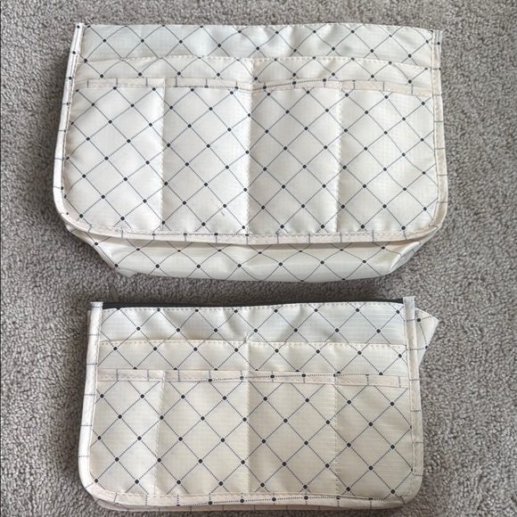 Elegant Cream Quilted Cosmetic Bag Set - Picture 6 of 6